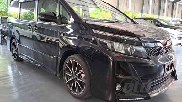 40 UNIT VOXY X ZS KIRAMIKI 2 GR SPORT,RECOND 2019 Toyota Voxy 2.0 ZS GR Sport ALCANTARA SEAT