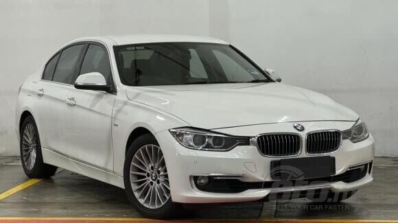 2013 BMW 3-Series 320i Luxury Line ORIGINAL MILEAGE